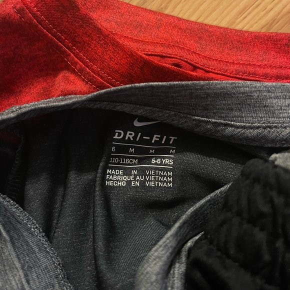 Nike bundle - Picture 2 of 2